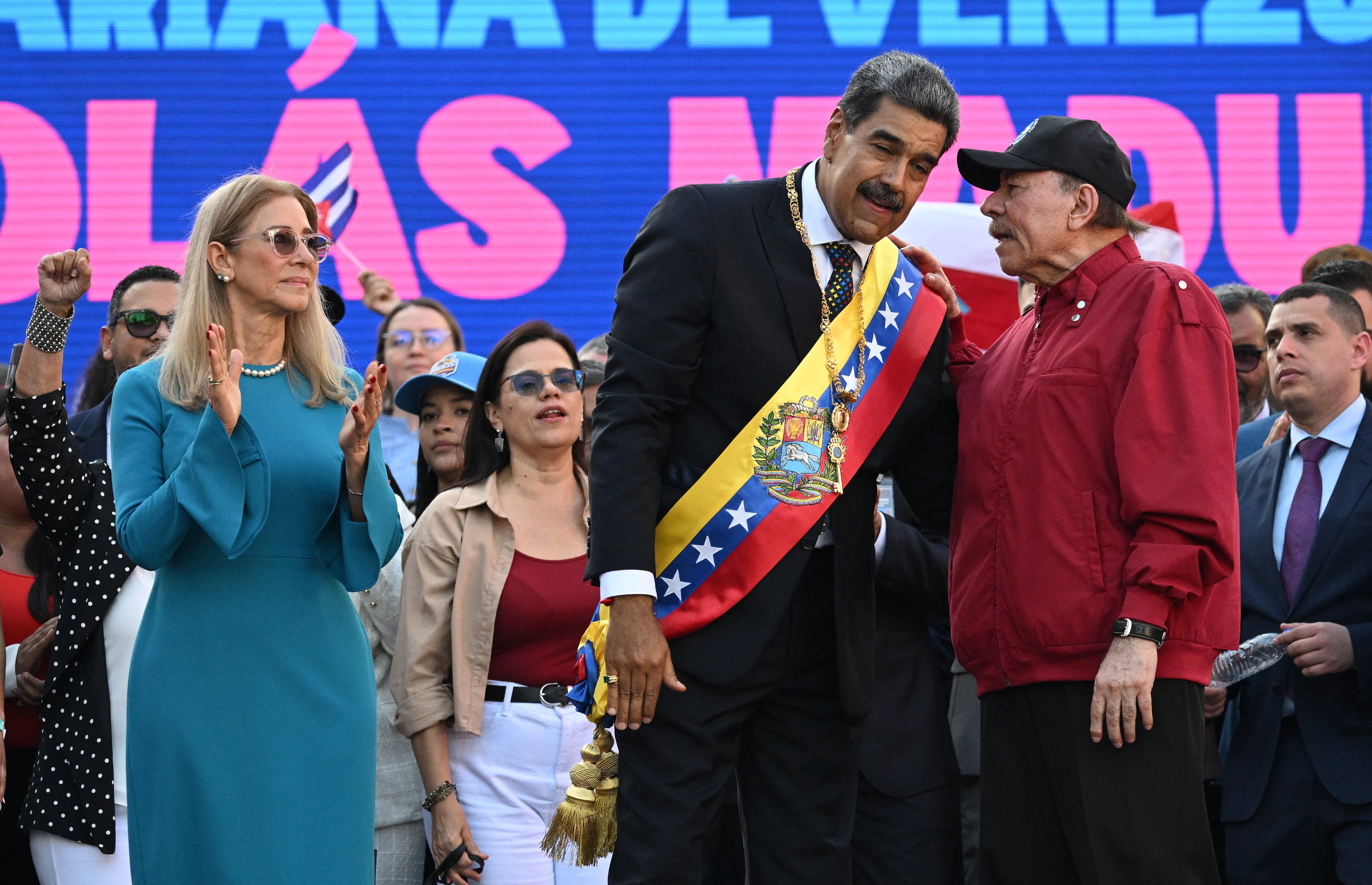 En su discurso de posesión el pasado viernes, el presidente de Venezuela, Nicolás Maduro, anunció su intención de impulsar “una gran reforma constitucional”, proyecto que preocupa a analistas porque agravaría las condiciones para opositores y la sociedad civil. (Photo by Federico PARRA / AFP)