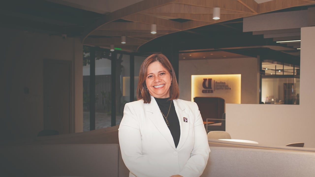 Alexandra Portalanza, directora general de UEES Online, especialista en educación digital, innovación académica e investigación científica.