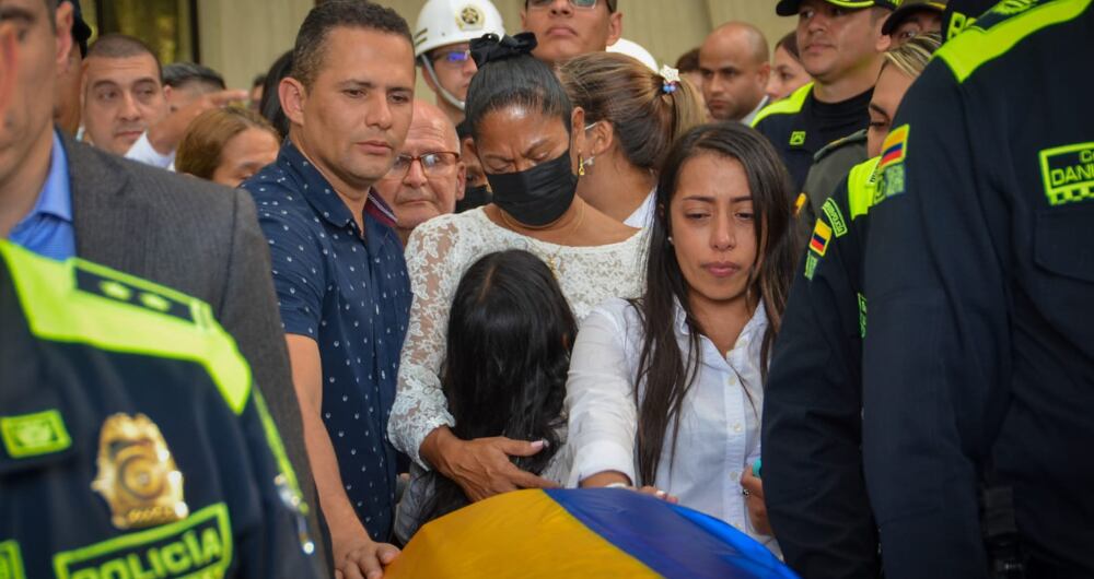 Despedida de subintendente de la Policía asesinado en Yarumal, Antioquia.