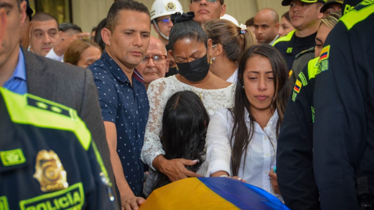 Despedida de subintendente de la Policía asesinado en Yarumal, Antioquia.