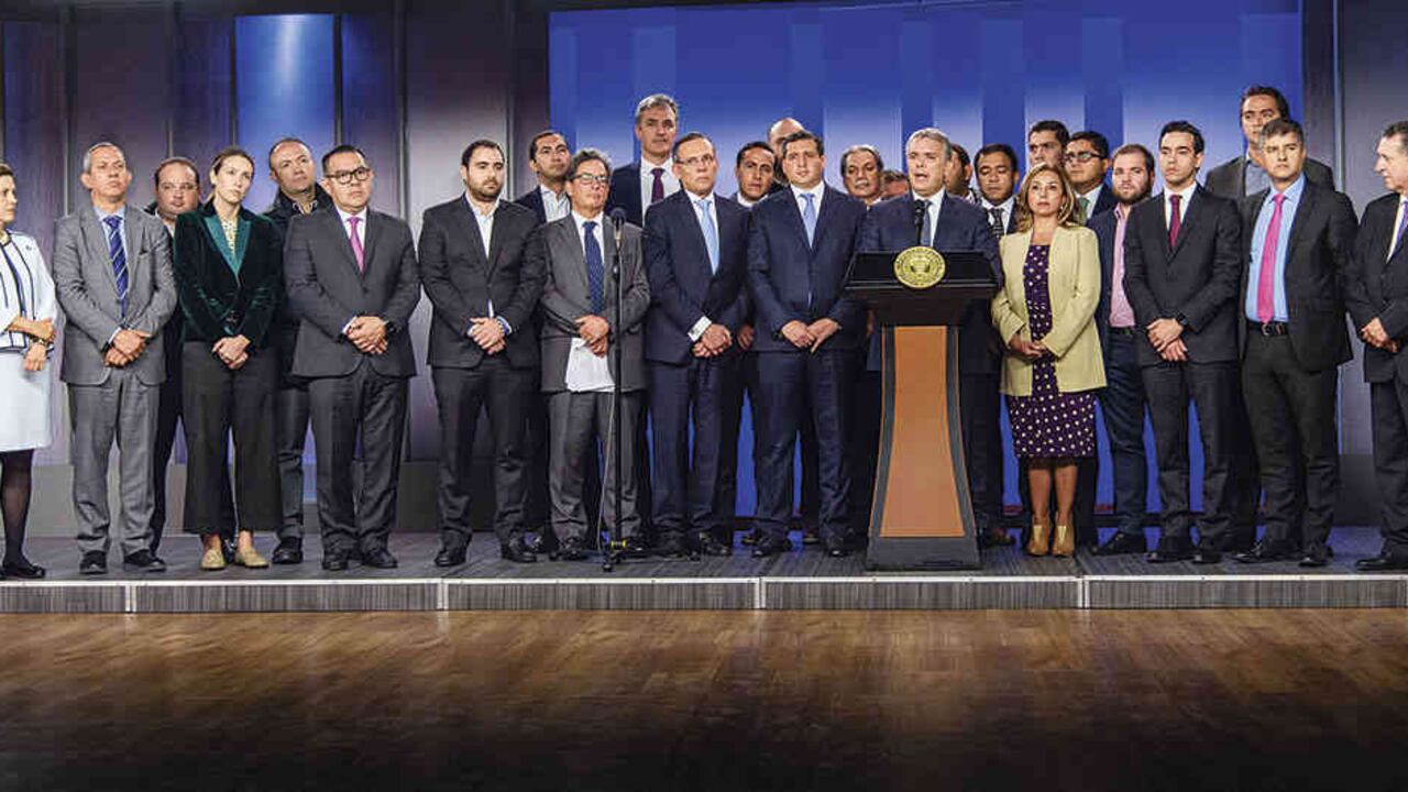 En medio de las manifestaciones, el Gobierno anunció medidas para atender el clamor de la protesta social. Pero profundizan la caída de ingresos.