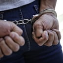 Policía, esposas, capturado, secuestro, prisión, cárcel.