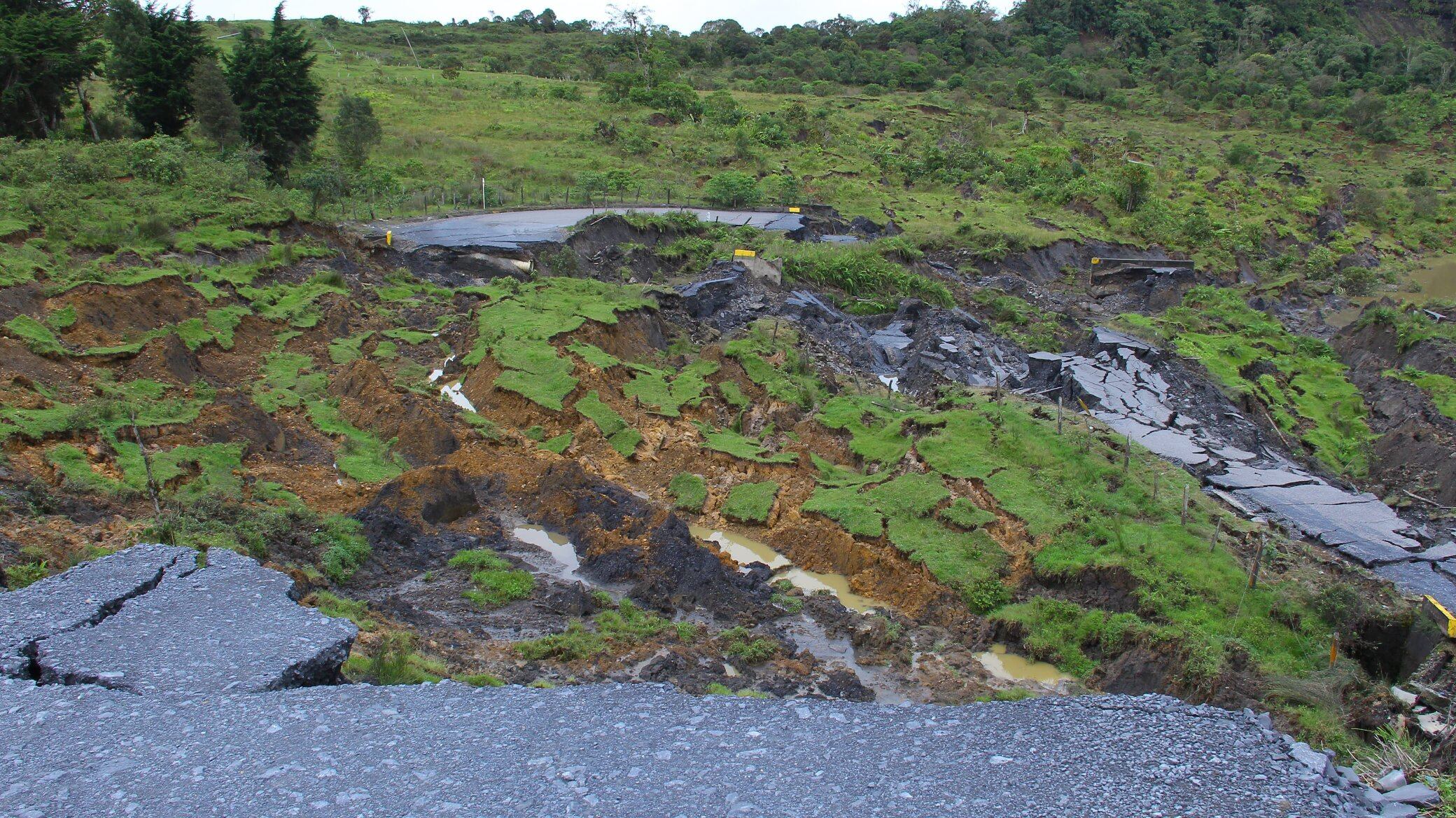 Así quedó la Transversal del Carare tras la emergencia por un movimiento en masa.