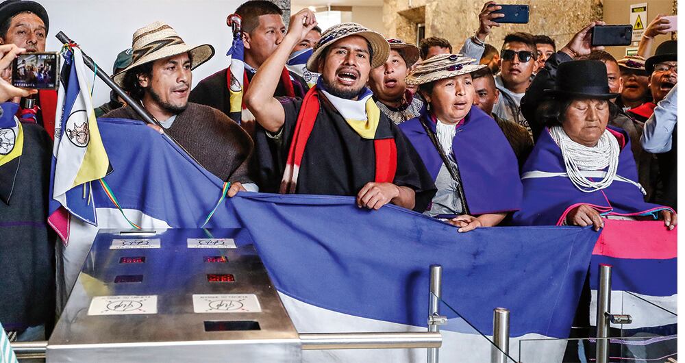 Uno de los primeros en reaccionar tras el ataque a las instalaciones de SEMANA fue el senador Miguel Uribe, quien aseguró que la libertad de prensa en Colombia está en riesgo.