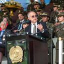 Condecoración policía y ejercito