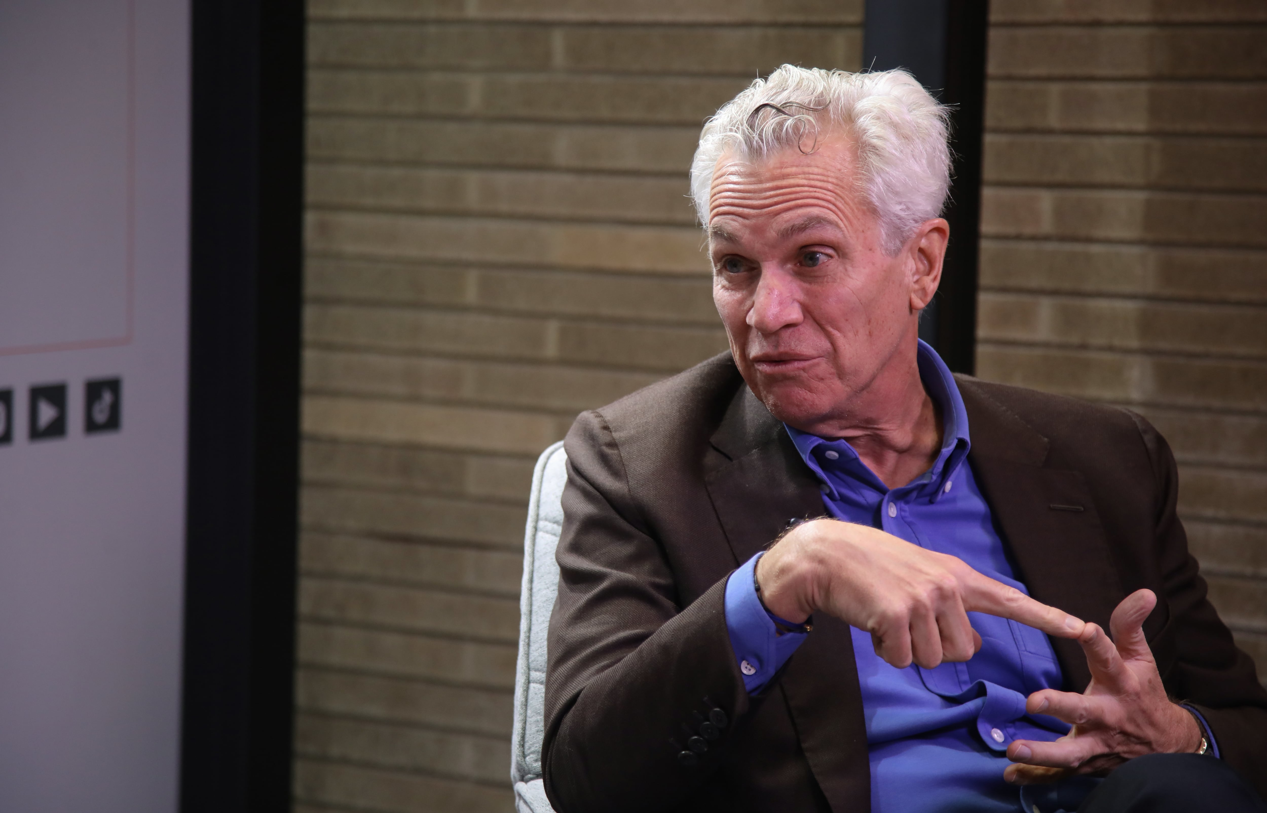 A propósito de su charla ‘Amabilidad: buenas personas, mejores sociedades’ junto al expresidente Duque en el Foro Anual Innovación para el Desarrollo I+D/Humanamente: Salud mental, el activo para el desarrollo, Mathew Harris conversó con SEMANA