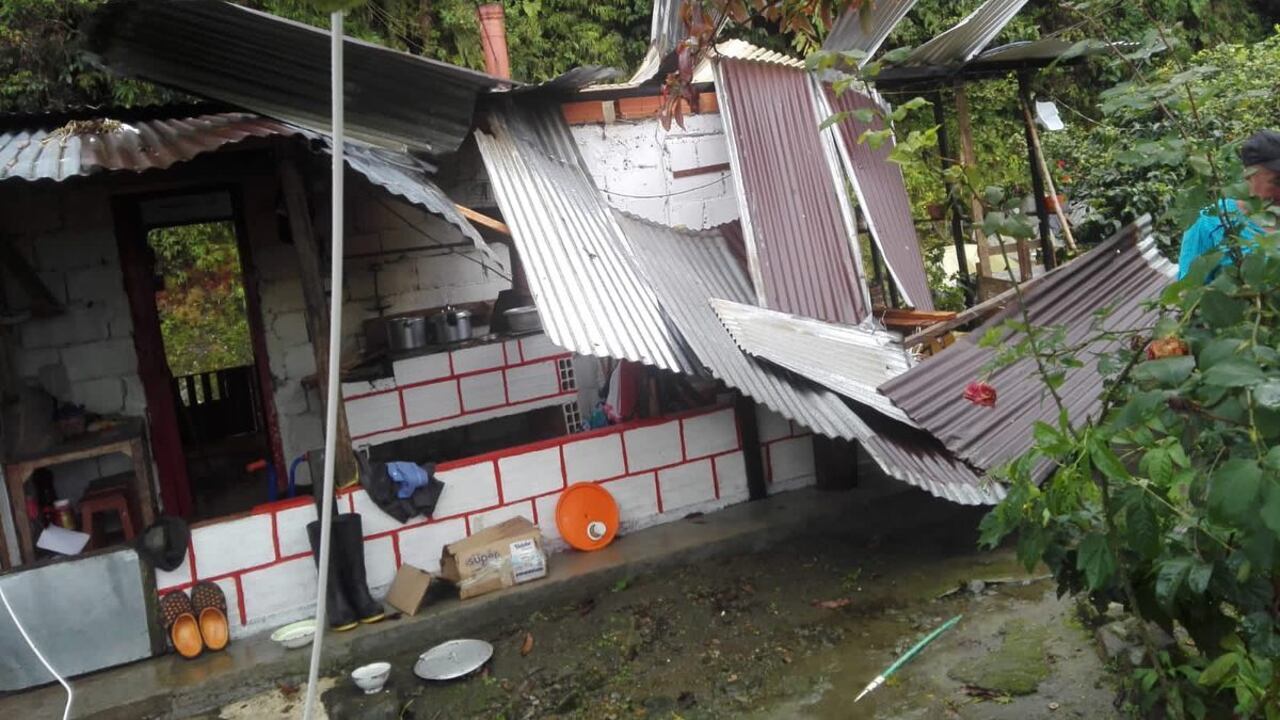 En el corregimeinto de Arboleda, una tormenta eléctrica cobró la vida de un hombre identificado como Alberto Valencia.
