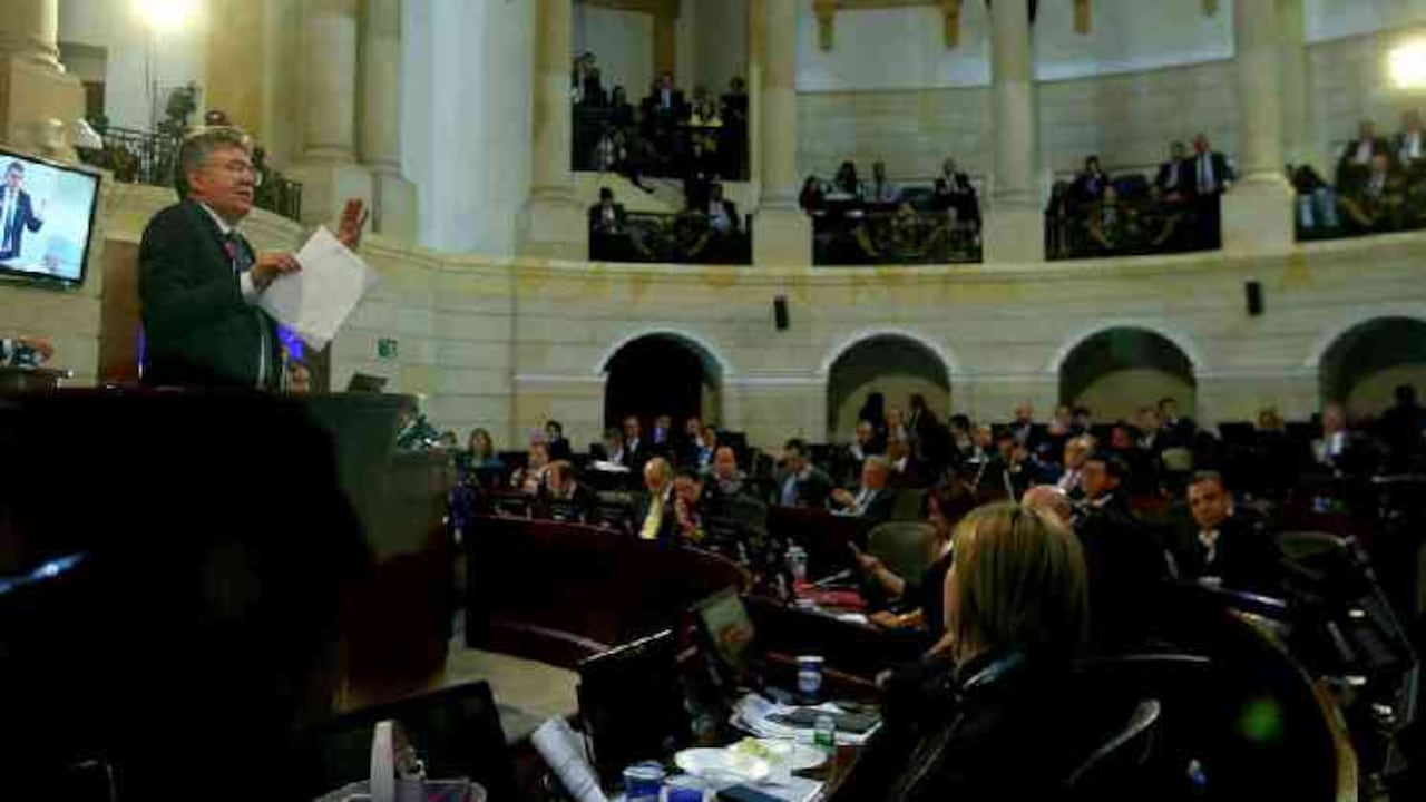 Mauricio Cárdenas, ministro de Hacienda ante el Senado. Archivo Semana