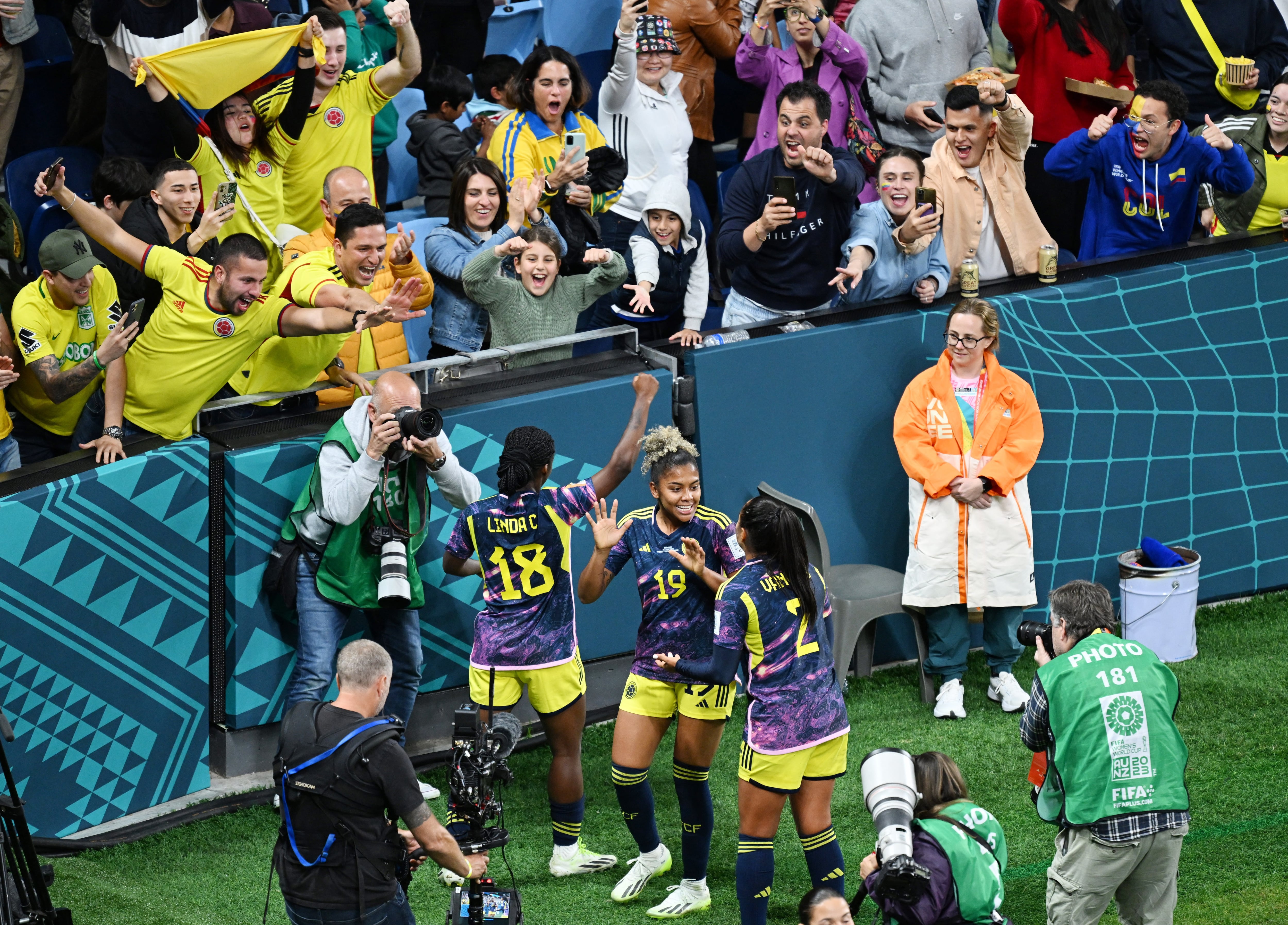 Soccer Football - FIFA Women’s World Cup Australia and New Zealand 2023 - Group H - Germany v Colombia - Sydney Football Stadium, Sydney, Australia - July 30, 2023 Colombia's Linda Caicedo celebrates scoring their first goal with teammates REUTERS/Jaimi Joy