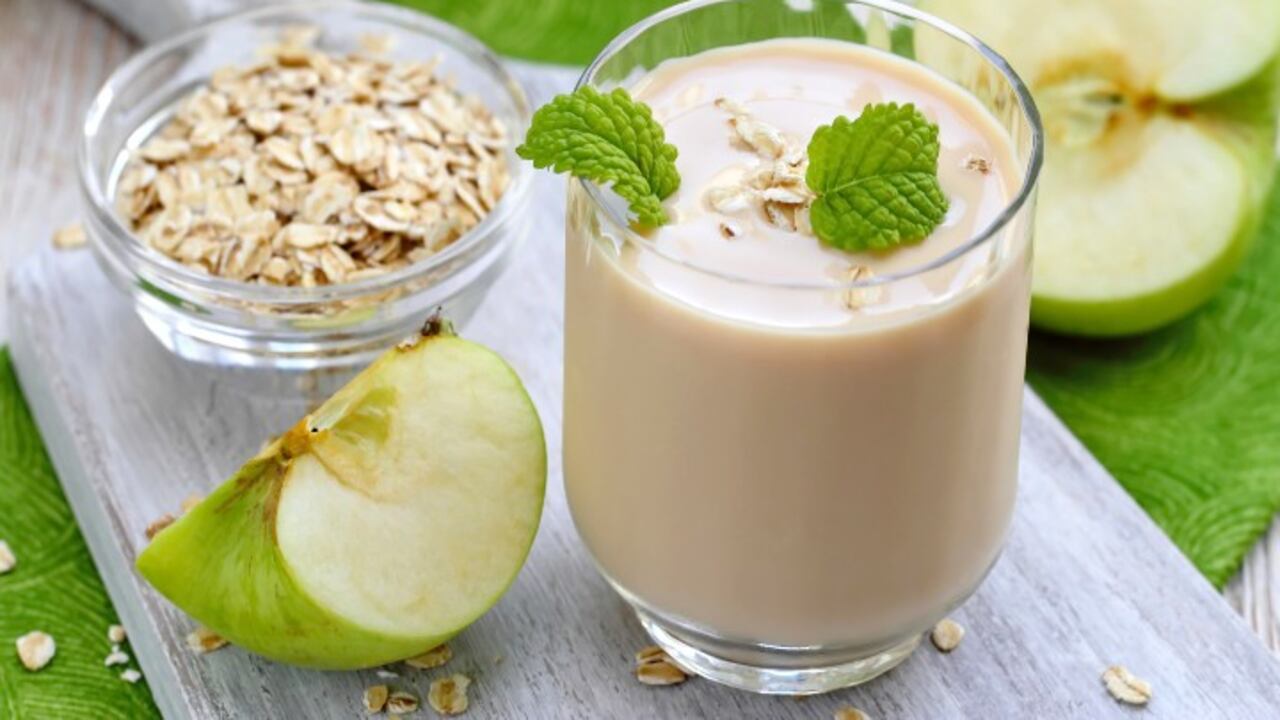 La avena con limón es una bebida muy agradable que tiene muchos beneficios.