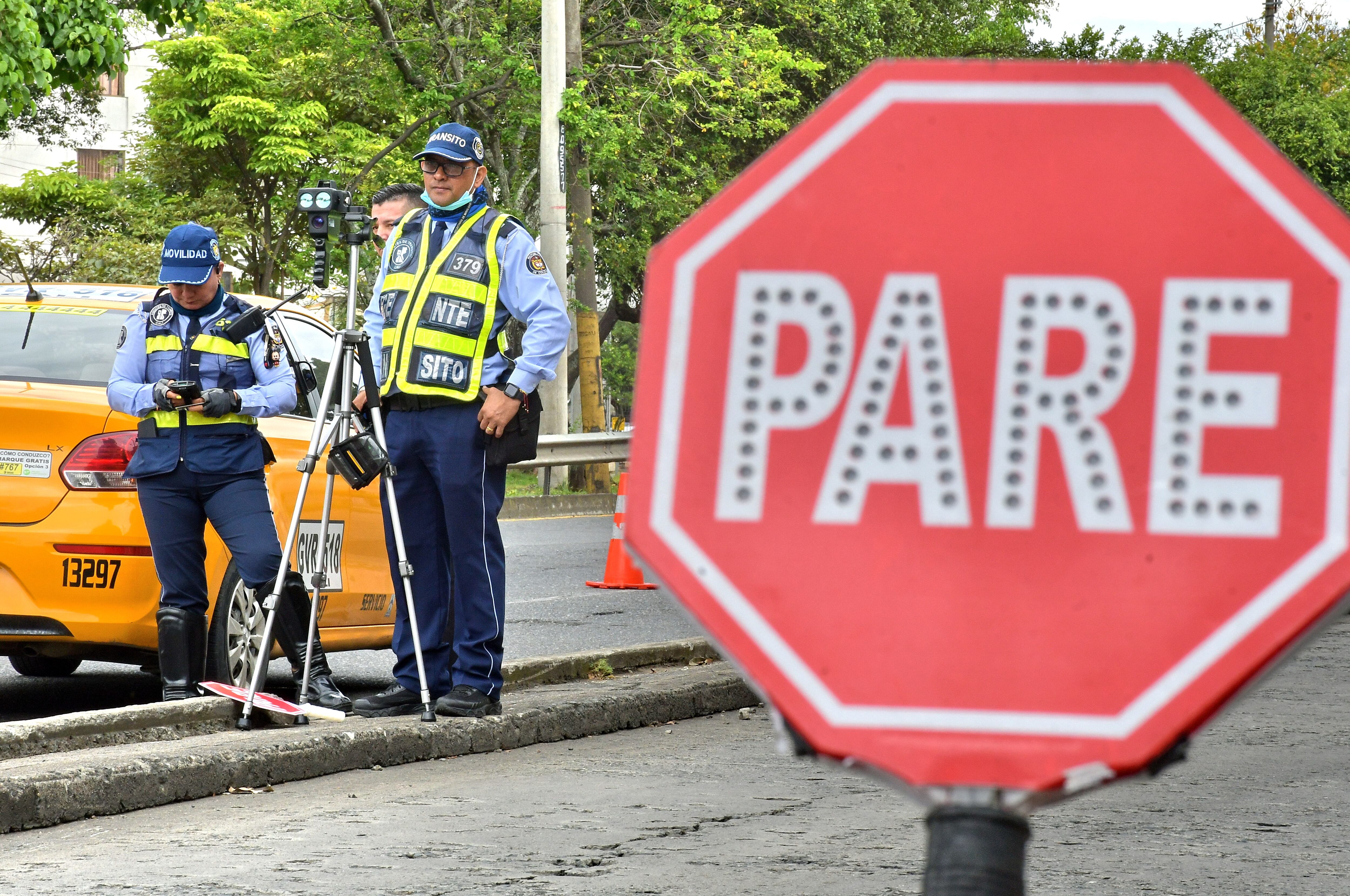 Operativos de Guardas de Transito en Cali.