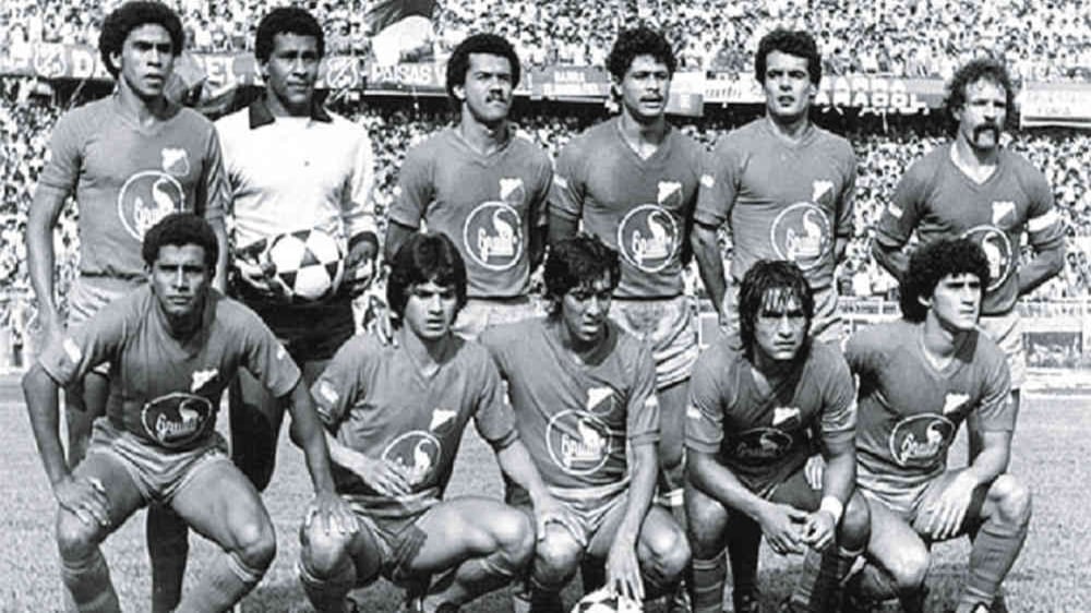 Eduardo Malásquez (cuarto en la fila de abajo).