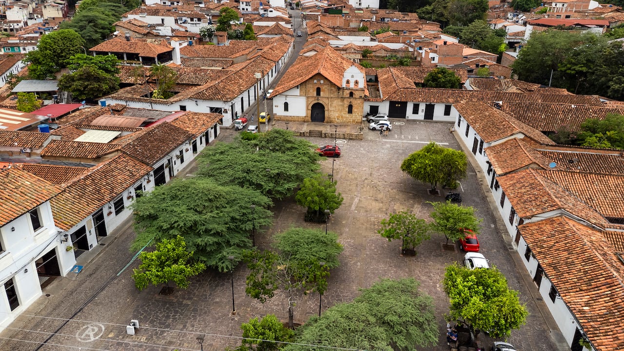 San Juan de Girón destaca por su arquitectura colonial.