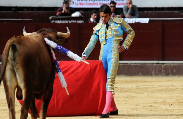 Juan de Castilla tiene 16 años y es de Medellín. Fue uno de los triunfadores de la temporada. Cortó una oreja el sábado 13 de agosto. 