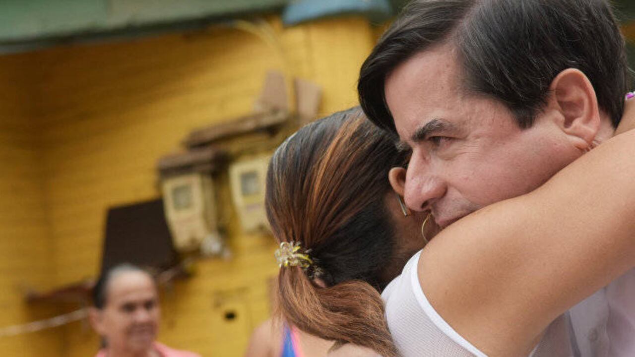 Cristo encabezó una comisión del gobierno que rindió homenaje a las víctimas del ELN en Machuca, corregimiento de Segovia, Antioquia, el pasado 9 de abril.