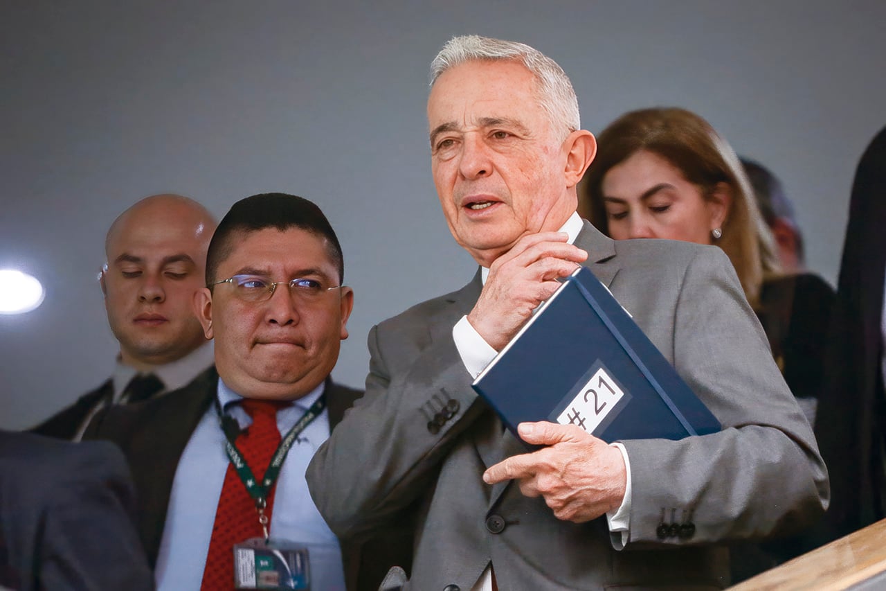 El expresidente Álvaro Uribe enfrenta un nuevo proceso judicial, con Iván Cepeda como antagonista, en el que lo acusan por su supuesta relación con las masacres de El Aro y La Granja.