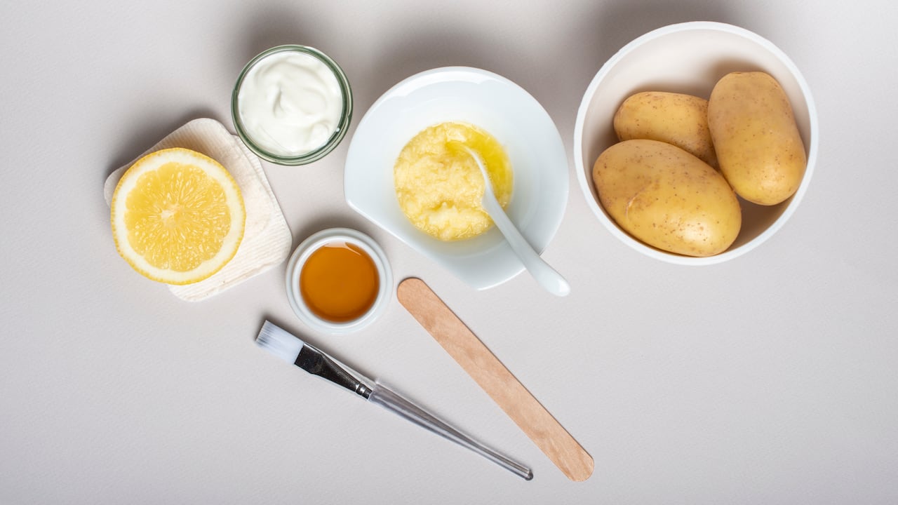 Las mascarillas son una opción que eligen las personas para cuidar su piel.