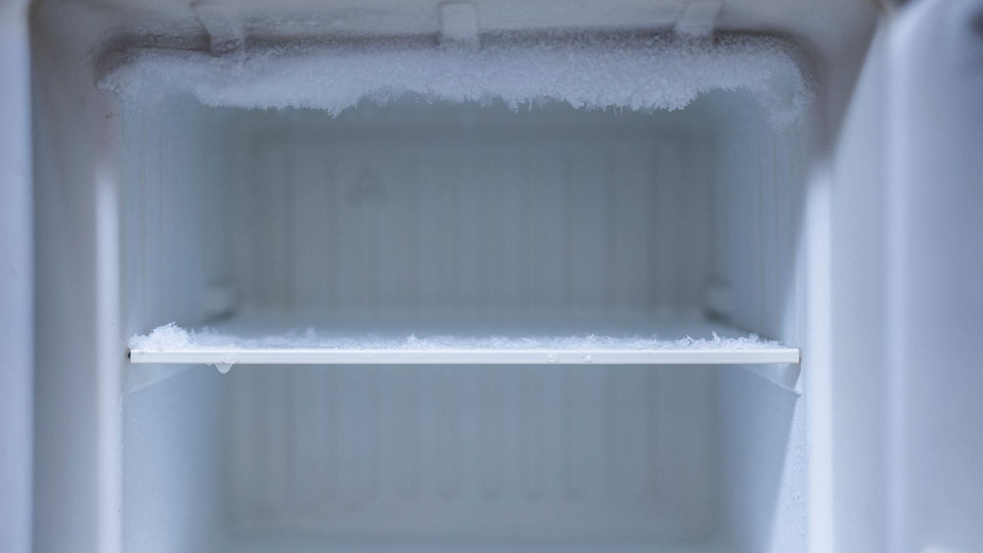 Algunos modelos de nevera suelen producir grandes cantidades de hielo.