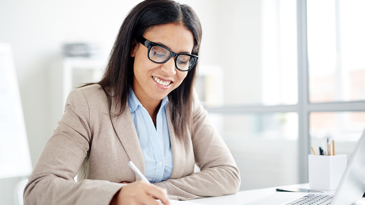 En la red social LinkedIn puede encontrar trabajo, pues esta plataforma es la más usada en el mundo por empleadores y aspirantes de toda clase de empresas.