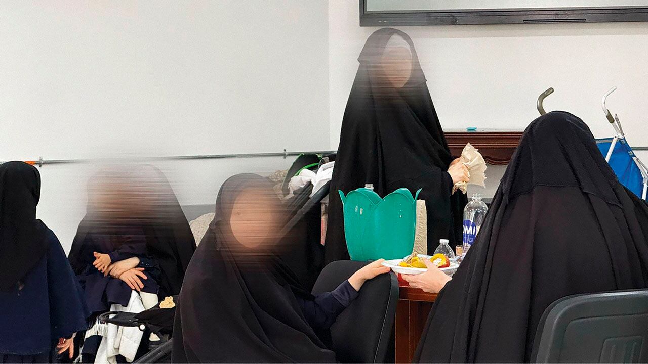 Siete familias de ese grupo, comparado por otros judíos con los talibanes, permanecen en Colombia a la espera de decisiones de las autoridades sobre su futuro en el país. 