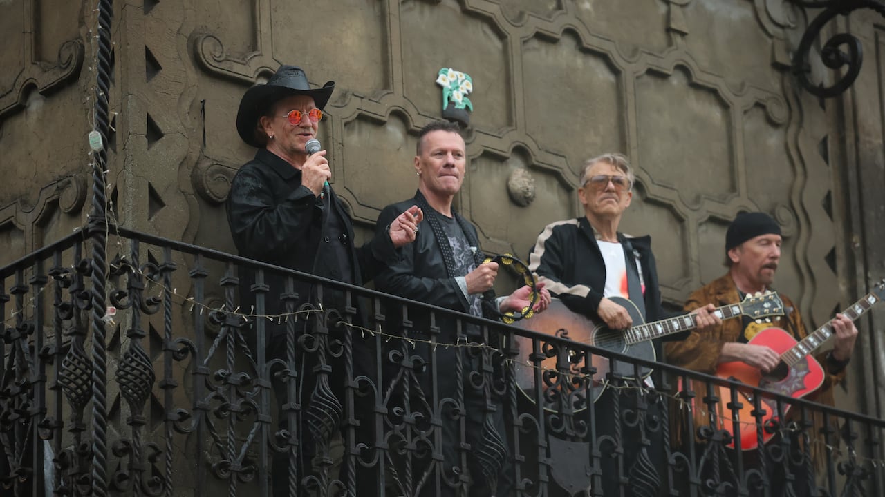 La banda grabó el esperado videoclip en las calles de México.