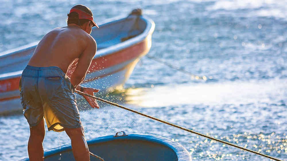 El turismo es una de las actividades que más afecta a la pesca en Taganga.