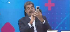 El sofisticado smartphone plegable utilizado por Nicolás Maduro ha generado críticas en Venezuela.