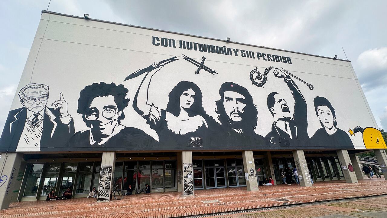 Hasta hace muy poco, fue un hombre escondido en las sombras de los pasillos de las universidades de Bogotá, Medellín, Cali, Bucaramanga, Cúcuta y Popayán.