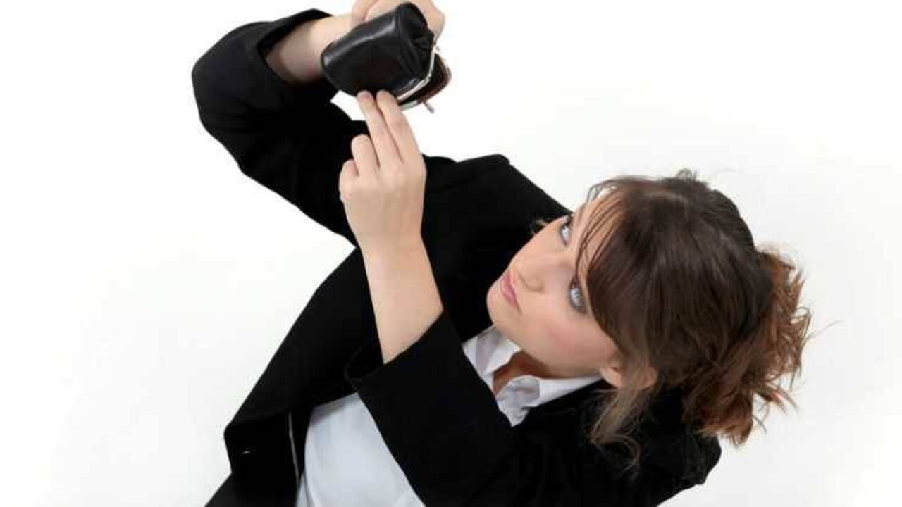 Expertos analizan trucos para no llegar sin dinero a fin de mes.