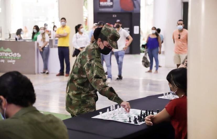 La teniente Rodríguez Rueda cuenta con una notable trayectoria como ajedrecista profesional.