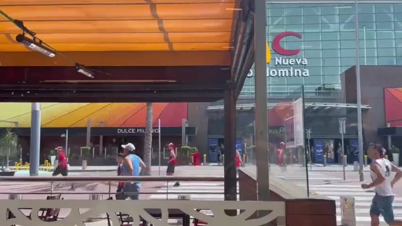 Imágenes en las afueras del estadio Enrique Roca.