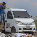 Algunos de los recicladores de la carrera 50 llevan más de 30 años en el oficio.