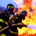 El incendio fue rápidamente controlado por los bomberos.