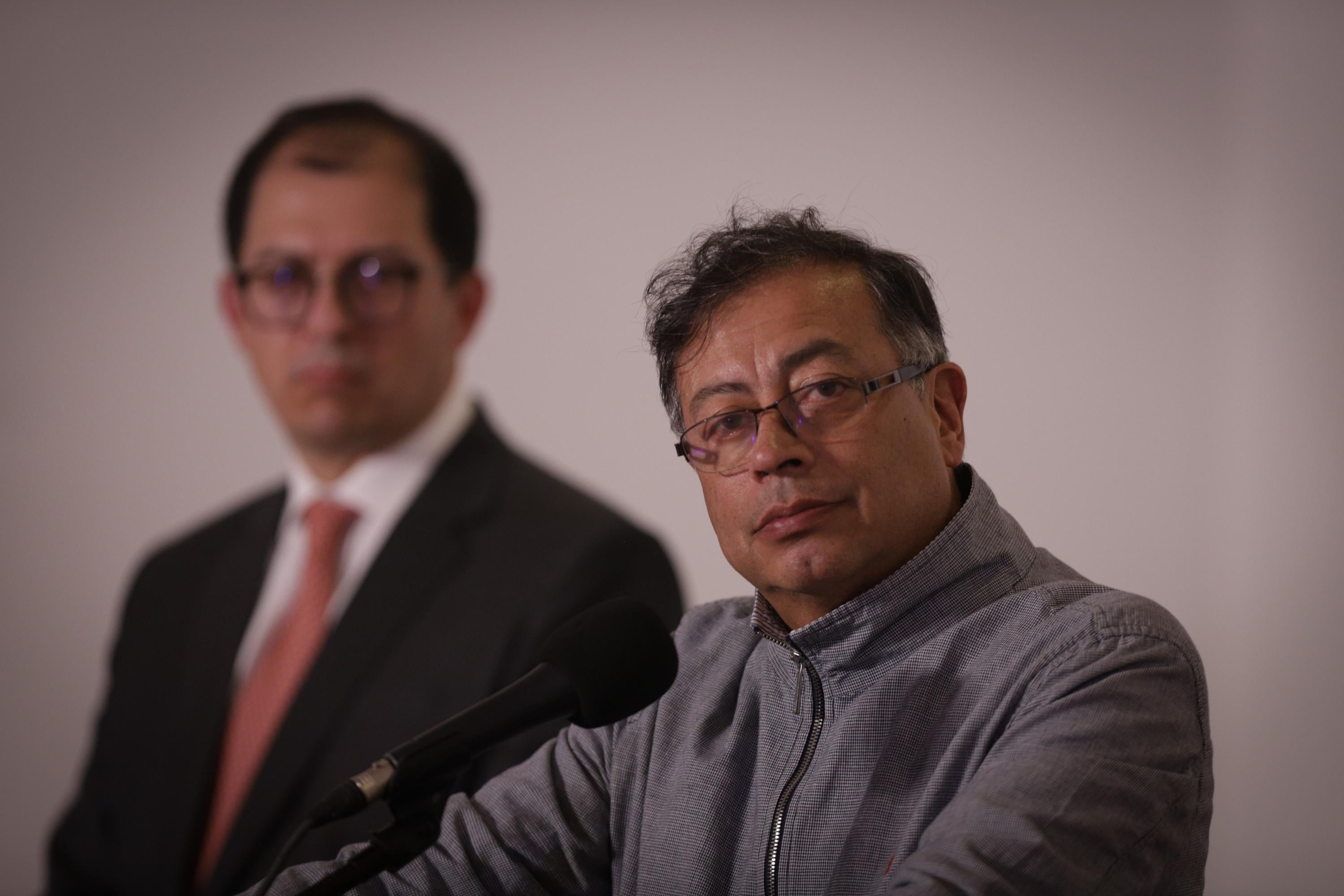 El presidente Gustavo Petro y el fiscal general, Francisco Barbosa, investigarán en dónde están los predios de extinción de dominio que no tiene la SAE.
