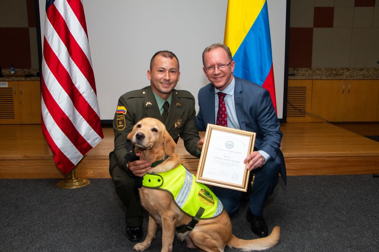 Ceremonia de reconocimiento en la Embajada de los Estados Unidos