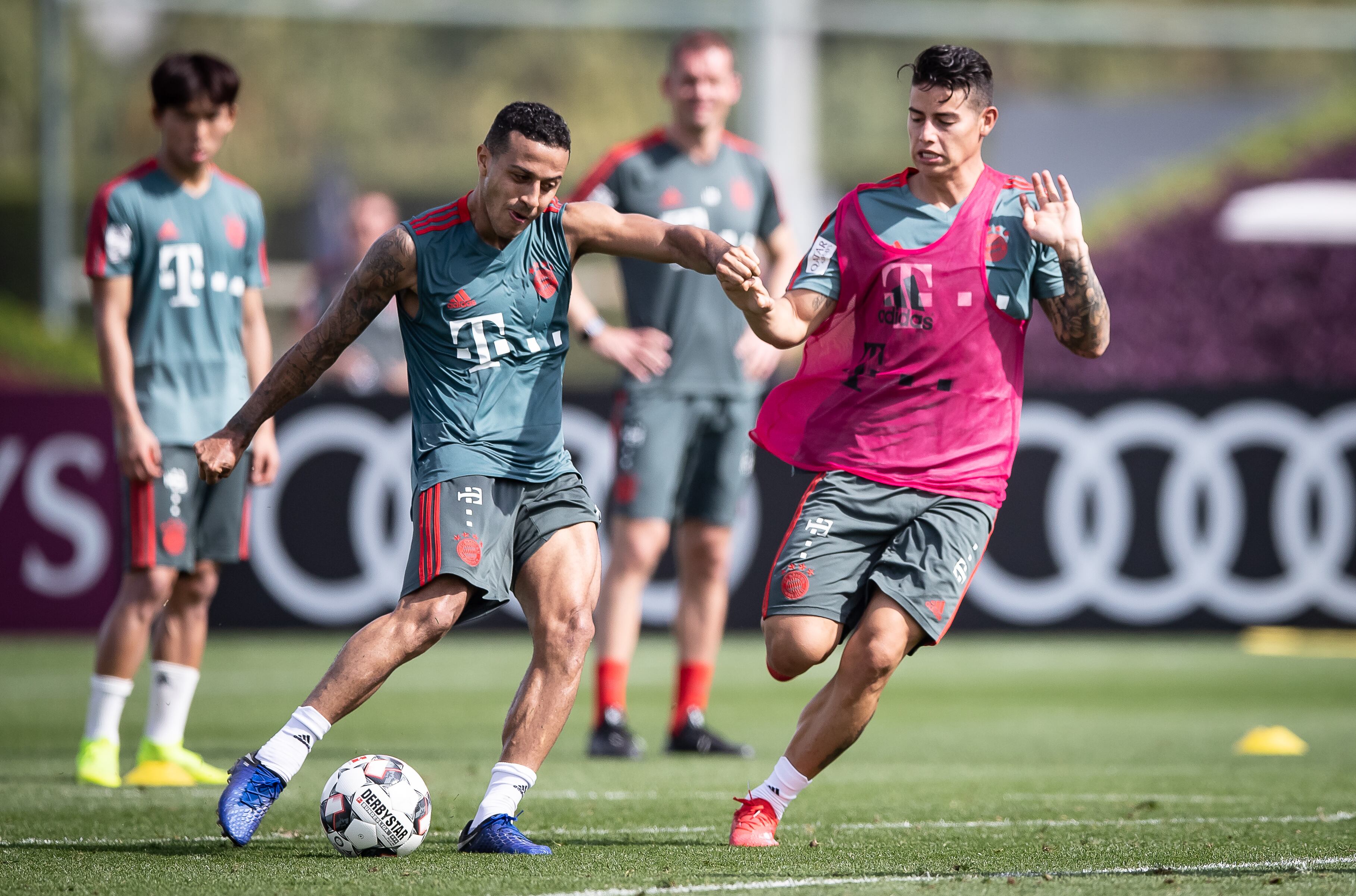 El jugador español fue compañero de James Rodríguez en el Bayern Múnich