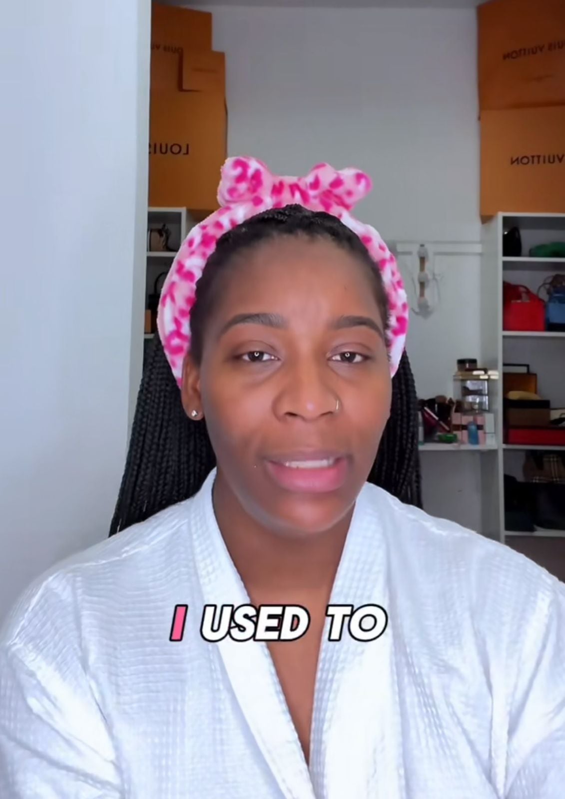 La mujer contó el desafío que es tener esa condición a la hora de bañarse