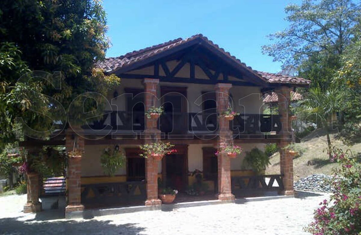 Estas son algunas de las fincas y ganado que tenía Blanca Madrid, alias La Flaca, esposa de Otoniel, y su hermana Martha Madrid, alias La Jefe.(Archivo SEMANA)