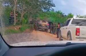 Disidentes en caravanas de camionetas de alta gama que roban.
