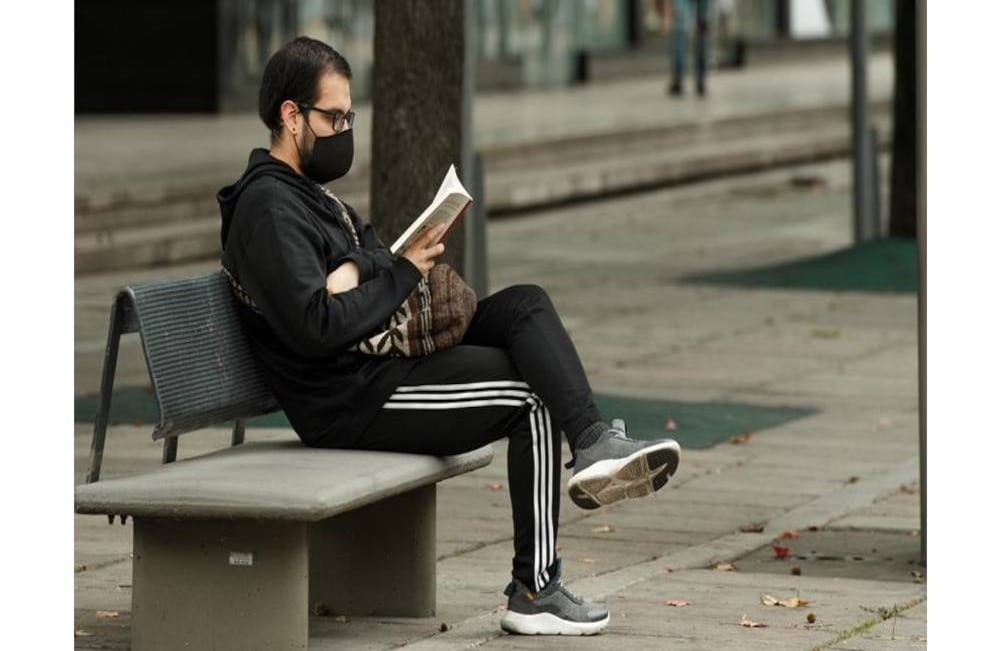 Un pare para realizar una lectura.  Foto Karen Salamanca SEMANA.
