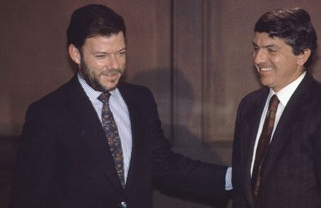 Decidió meterse a la arena pública cuando César Gaviria lo nombró ministro de Comercio Exterior. En ese cargo sacó adelante iniciativas importantes como la creación de Bancoldex y el ingreso de Colombia a la Organización Internacional de Comercio.