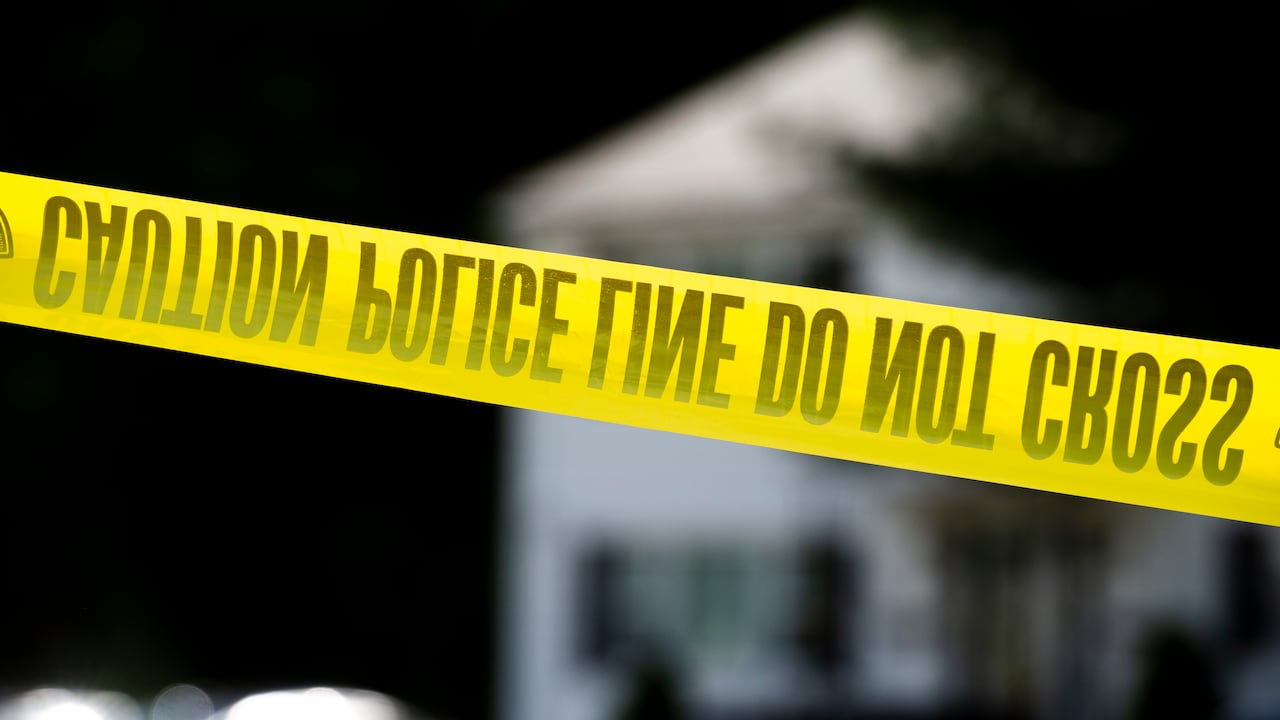 Escena de crimen (Kassi Jackson/Hartford Courant via AP)
