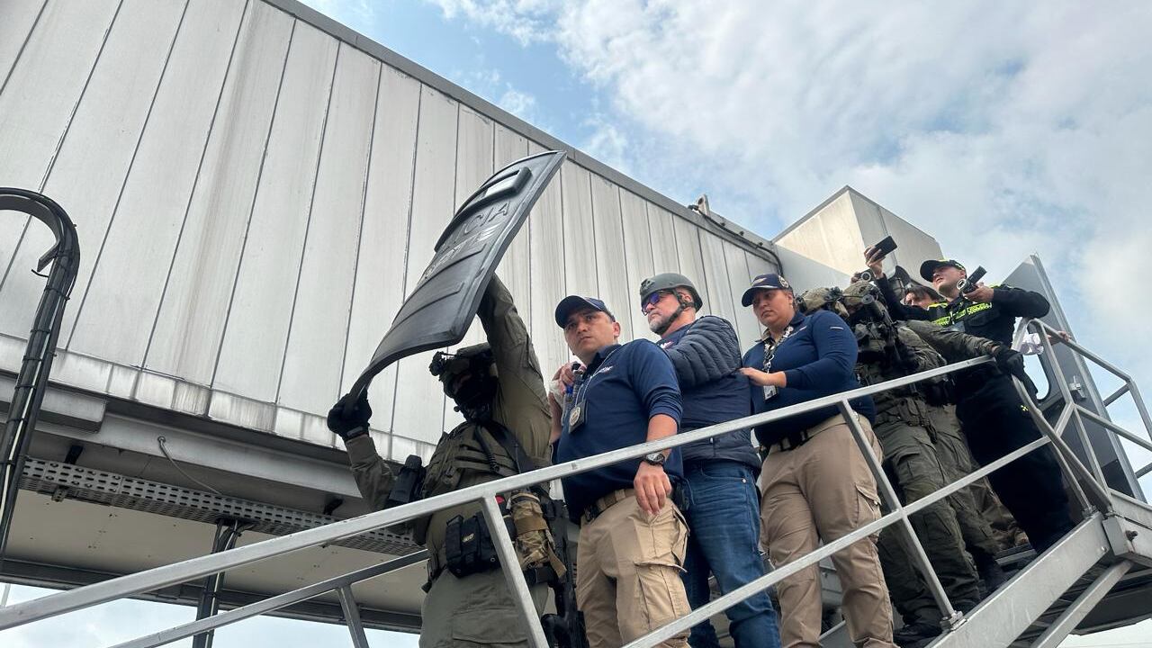 Salvatore Mancuso a su llegada a Colombia.