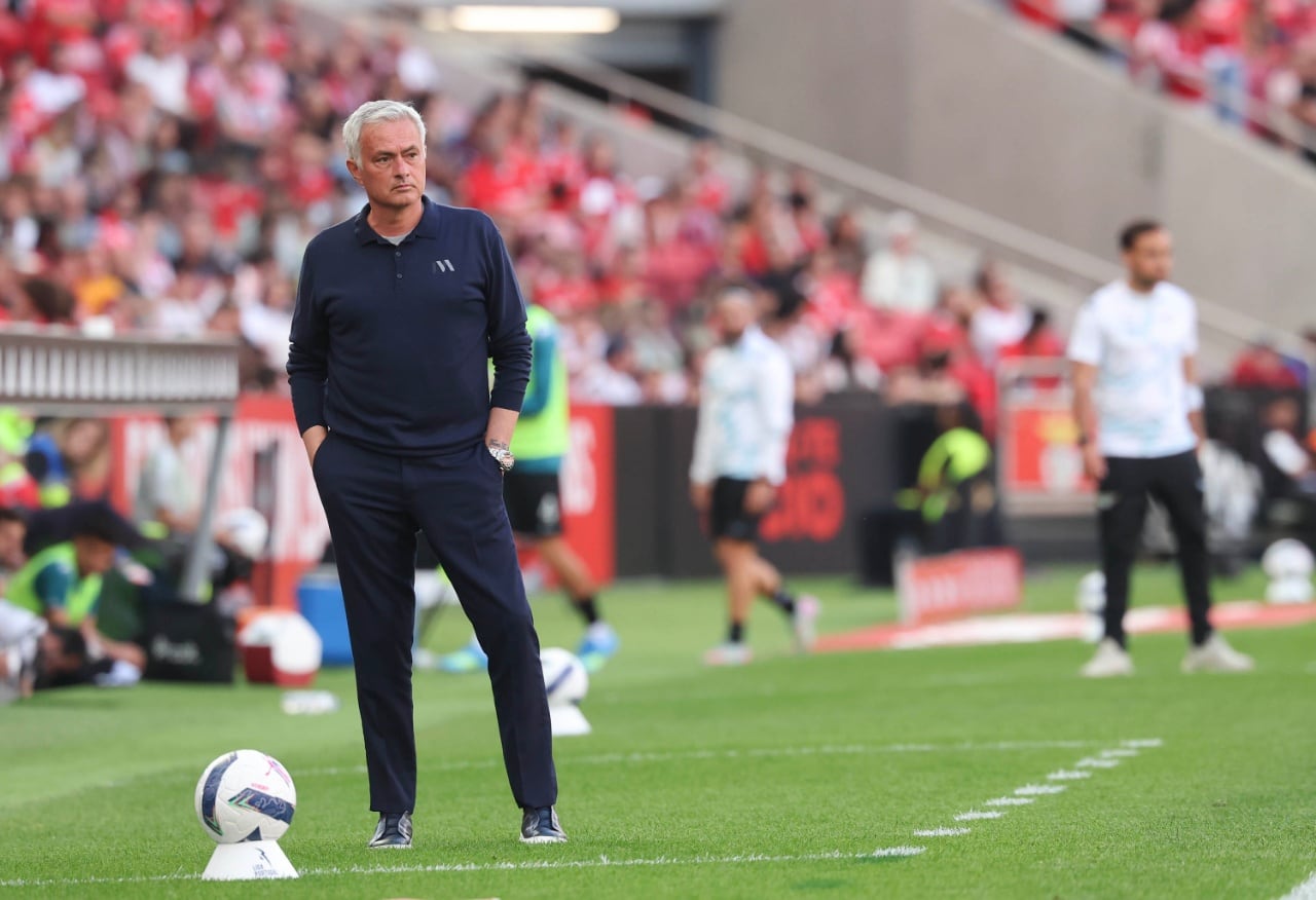 José Mourinho durante un partido con el Benfica de Portugal.