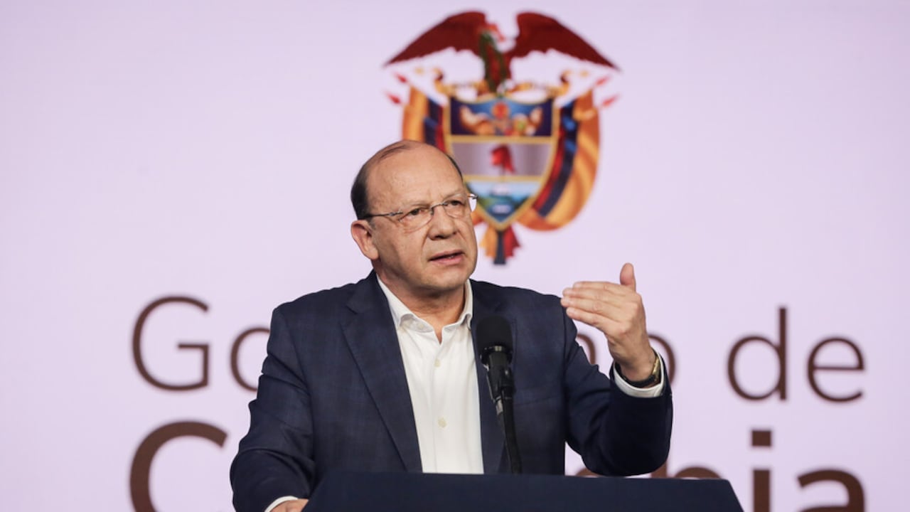 El ministro de Hacienda, Germán Ávila solicitó medidas para garantizar la confiabilidad de los recursos pensionales.