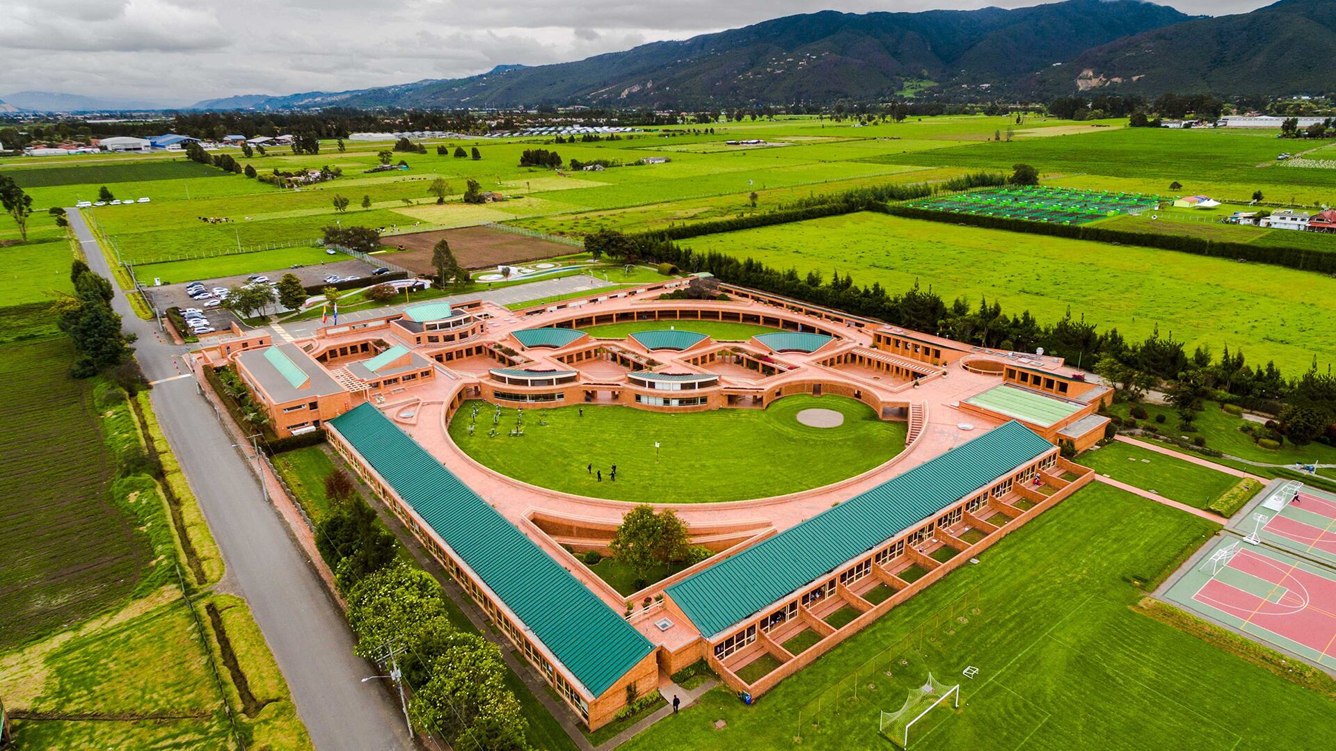 Especial Ranking de Colegios, Gimnasio Fontana