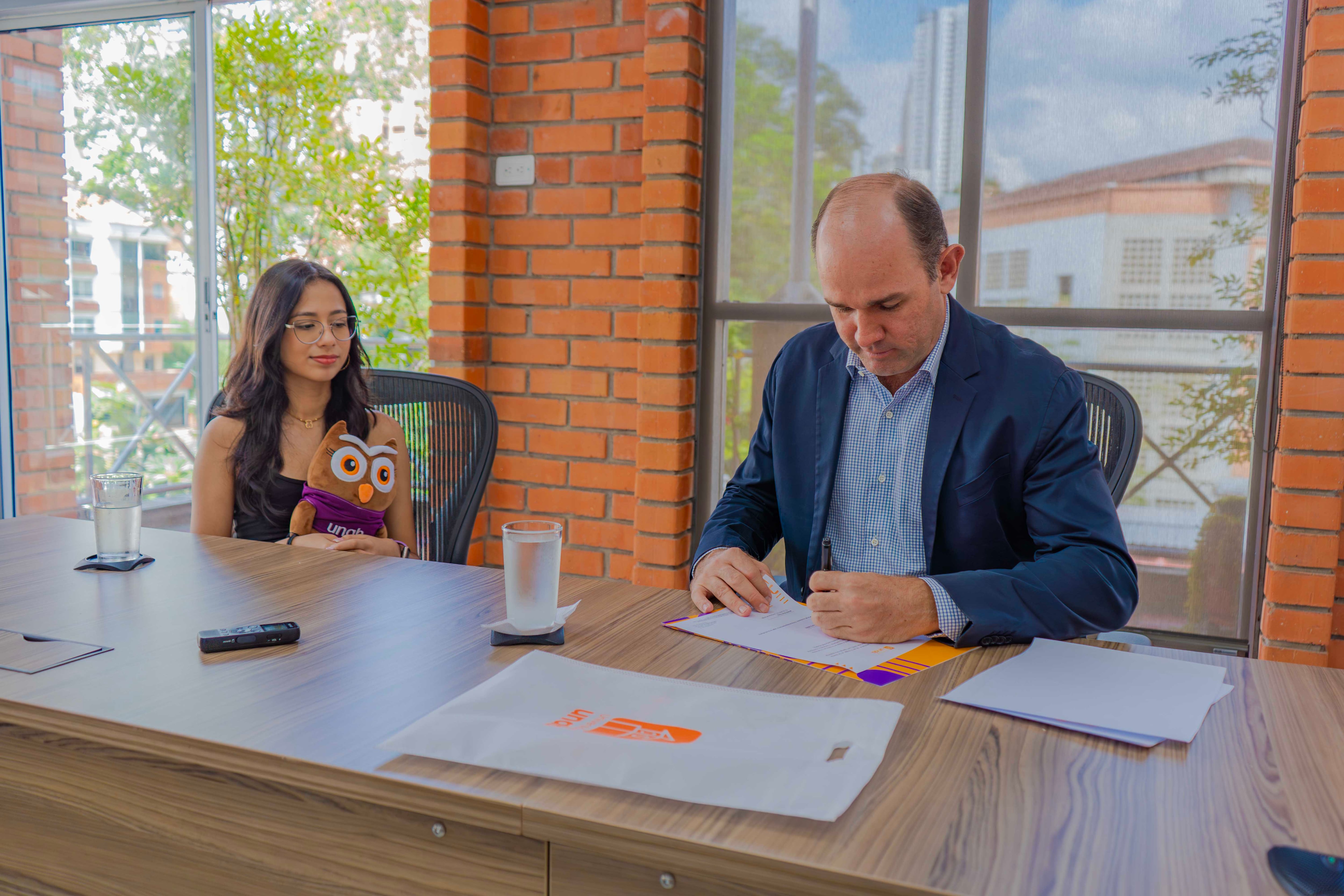 Valeria Díaz González, la joven que obtuvo el mejor puntaje a nivel nacional en las pruebas Saber 11 en 2024, entre más de 600 mil estudiantes del calendario A.