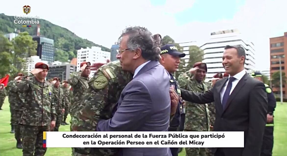 Presidente Gustavo Petro en la ceremonia de la Fuerza Pública del 26 de noviembre de 2025.