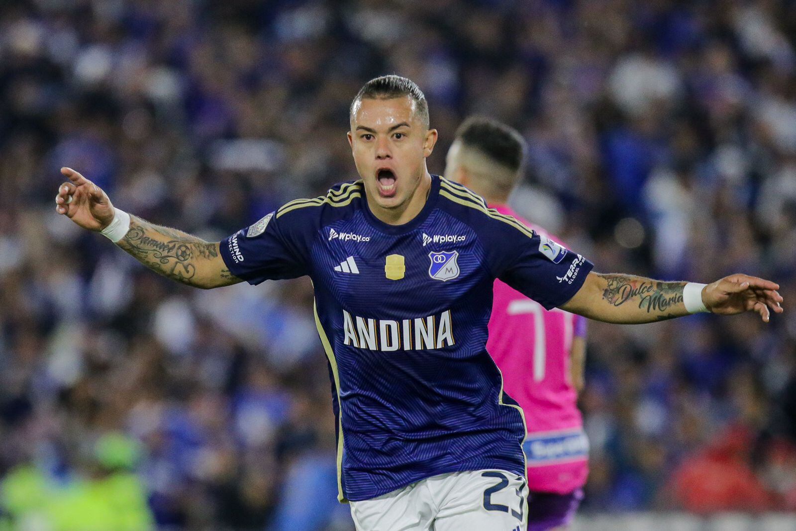 Leonardo Castro de Millonarios celebra el segundo gol de la final de vuelta de la Superliga 2024 contra el Junior de Barranquilla.