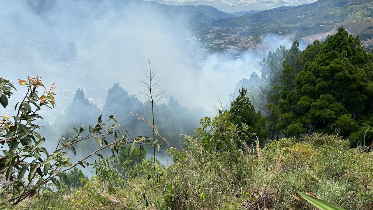 Incendio en el cerro El Picacho de Medellín.